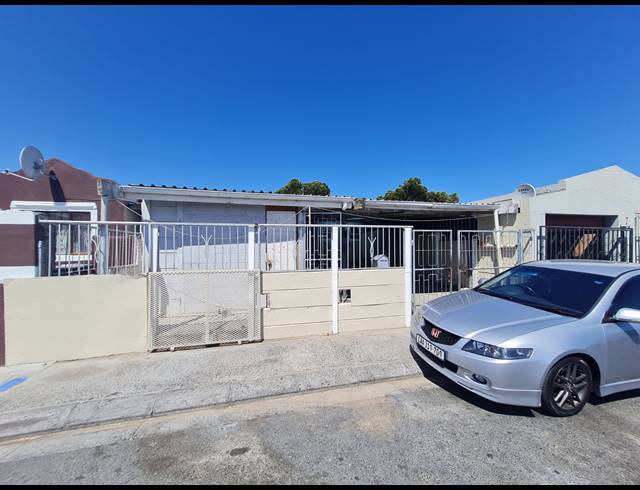 3 BEDROOM FREESTANDING SOLD IN LENTEGEUR